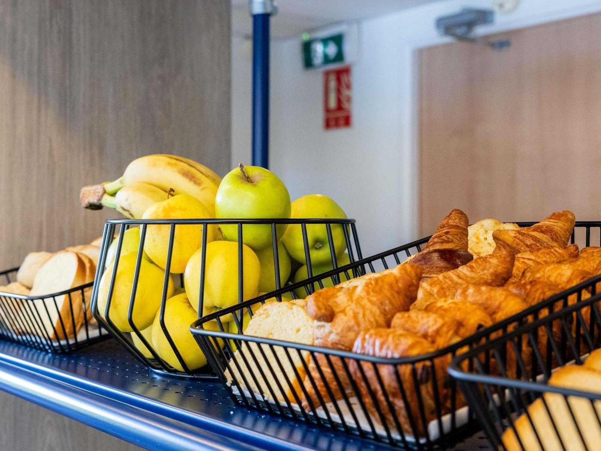 Ibis Budget Carcassonne Aeroport - A61 Экстерьер фото